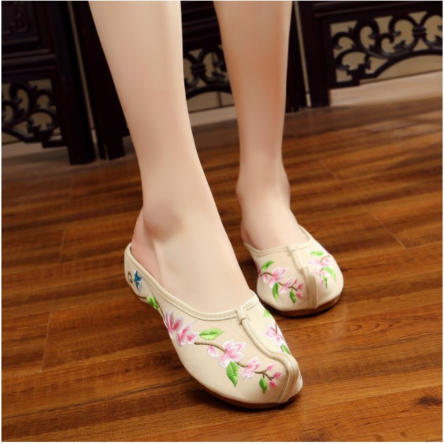 Dép Thêu Hoa Lá Cành mũi Nhọn rất đẹp