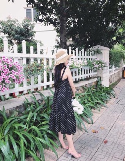 Váy chấm bi hai dây đuôi cá
