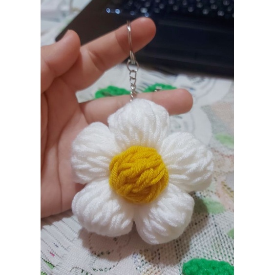 Móc khóa hoa len nhiều màu sắc 8cm