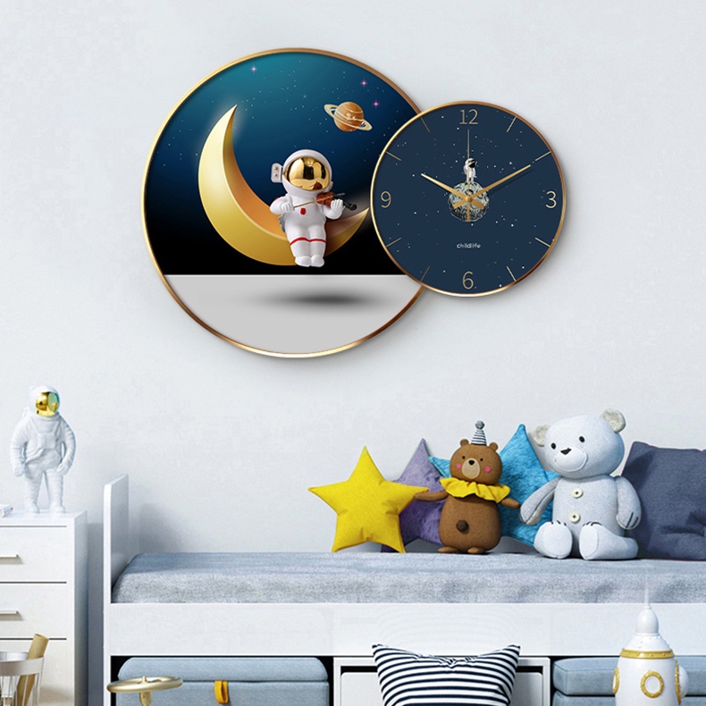 Bộ 2 Tranh Tráng Gương + Đồng Hồ Kim Trôi Phi Hành Gia Sang Trọng Và Hiện Đại Phù Hợp Với Nhiều Không Gian Sống