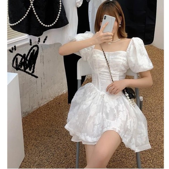 Đầm dạo phố chất ren hoa tay bồng dáng váy ngắn dễ thương - Ona Dress | BigBuy360 - bigbuy360.vn