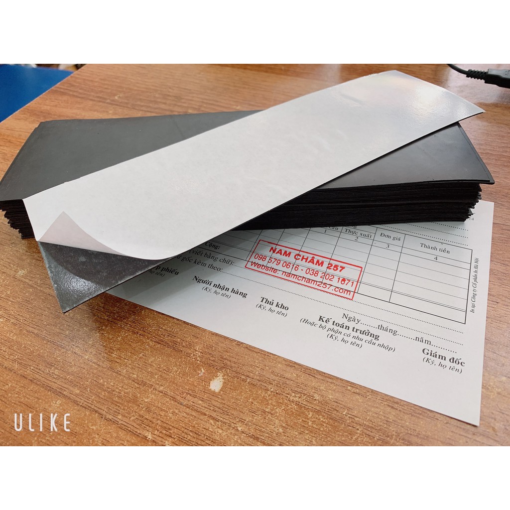 Nam châm dẻo dày 1mm làm decal ( có keo dán) kt 255x75mm