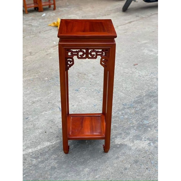 Đôn vuông gỗ lim kích thước cao 80 vuông 30 cm.