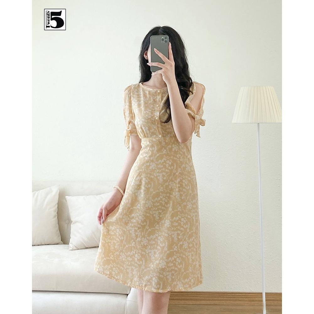 Đầm nữ hoa nhí xẻ tay vai thắt nơ nhún chân ngực cúc ngọc Twentyfive TD13