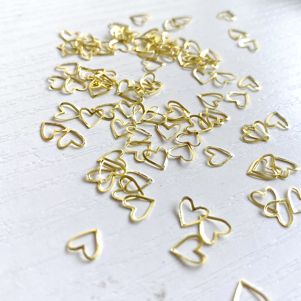 [Hàng mới về] Miếng phụ kiện bằng kim loại hình trái tim rỗng 3D trang trí móng tay thủ công