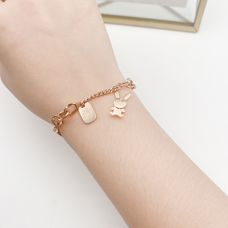Vòng đeo tay bằng thép titan mạ vàng 18K hình thỏ dễ thương phong cách Nhật Bản cho nữ
