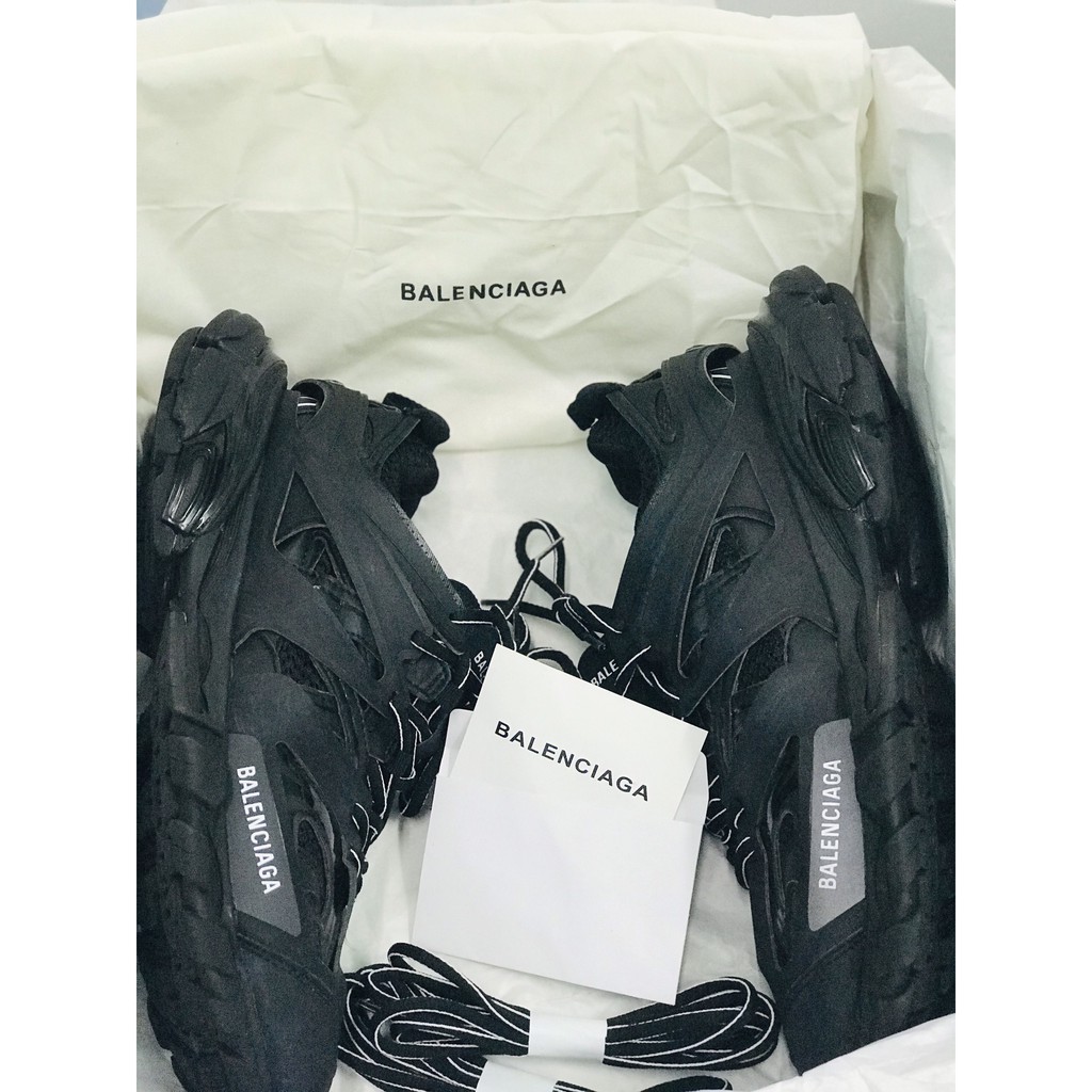 giày thể thao đen ( ảnh chụp tại shop) | BigBuy360 - bigbuy360.vn