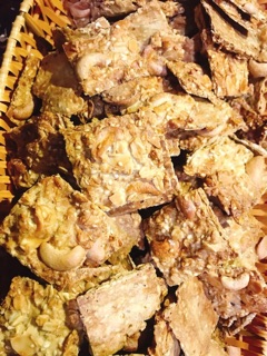 Bánh mái ngói hạnh nhân