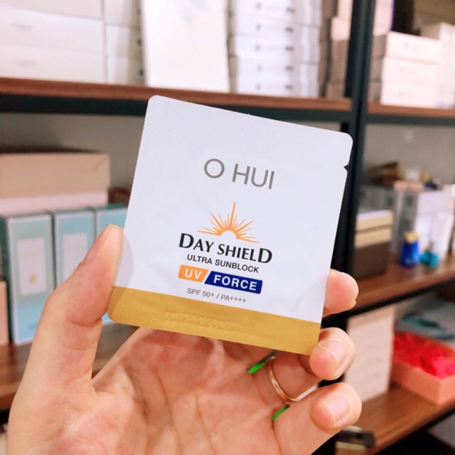GÓI KEM CHỐNG NẮNG OHUI Day Shield Ultra Sunblock 1ML