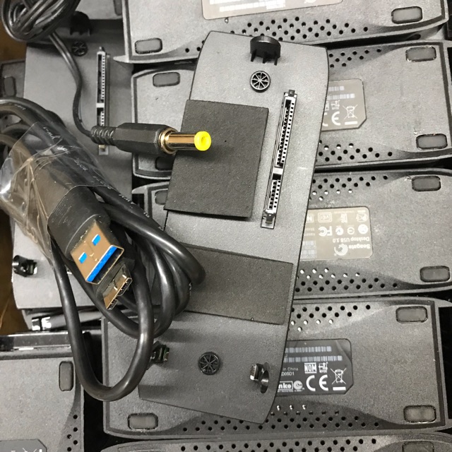 Dock seagate dùng đọc dữ liệu từ ổ cứng 2.5 inch - 3.5 inch chuẩn USB 3.0. tặng kèm adaptor 12v 2A và cáp