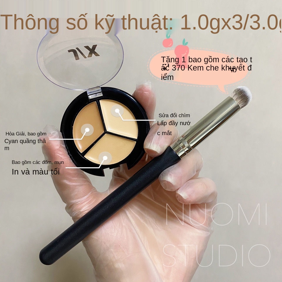 Pony jx Concealer Hàn Quốc khuyên dùng kem che khuyết điểm ba màu để che các nốt mụn và vết thâm.