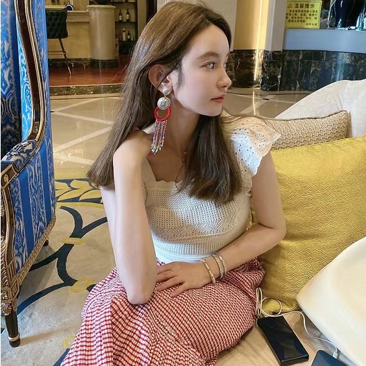 【Hana and Alice】Áo Thun Dệt Kim Ngắn Tay Lưng Cao Khoét Lỗ Phong Cách Quyến Rũ