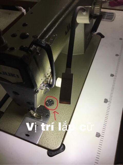 Cử cuốn lai váy, lai áo máy 1 kim Công Nghiệp