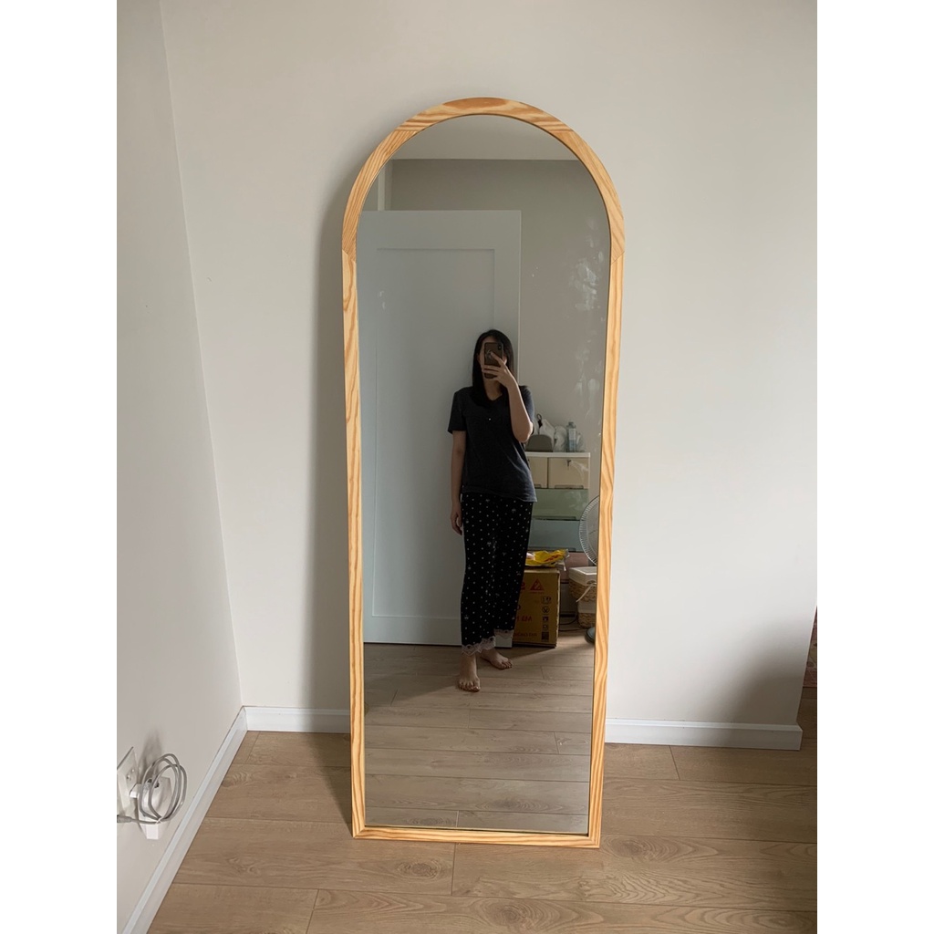 Gương toàn thân khung gỗ treo tường mái vòm decor nịnh dáng chụp quần áo kích thước 50x160cm MIRRORTOCTOC