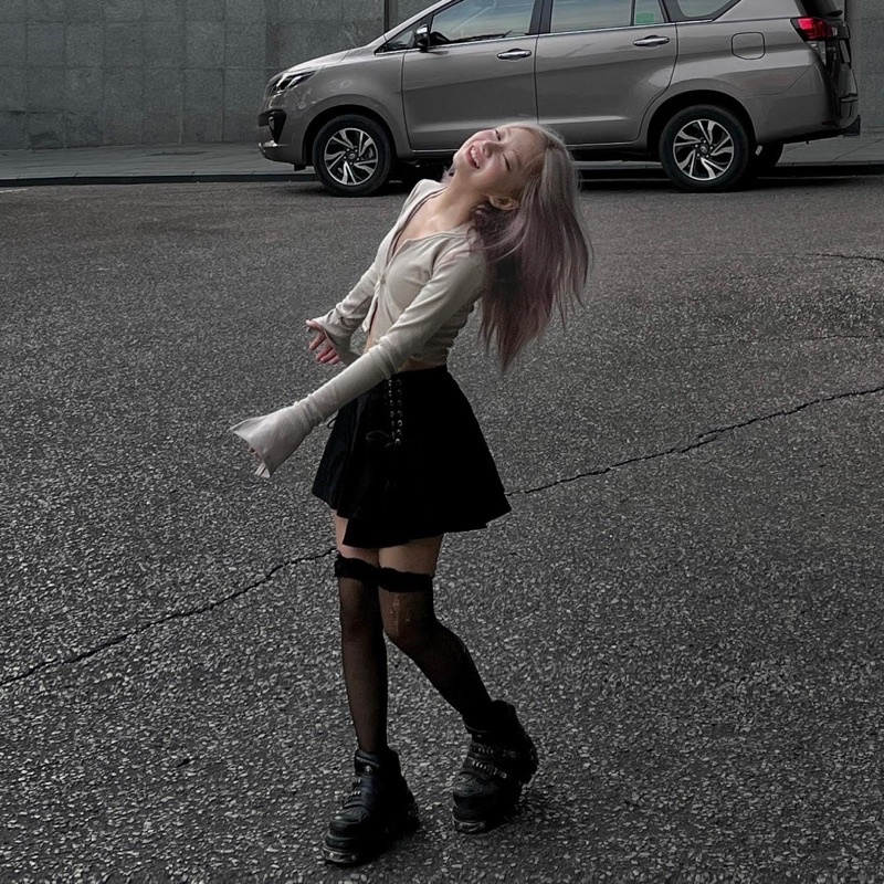 Set áo bikini và áo ngoài màu ghi