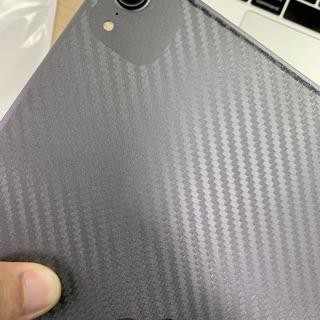 Miếng dán lưng cho iPad 11 inch 2018, 11 inch 2020, Pro 12.9 inch 2020 vân Carbon 3D. Chống trơn, nóng máy.Hàng cao cấp.