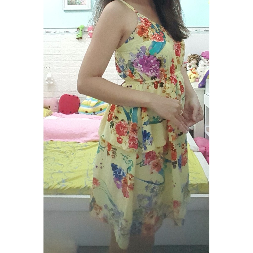 Thanh lý đầm hoa 2 dây size S tầng