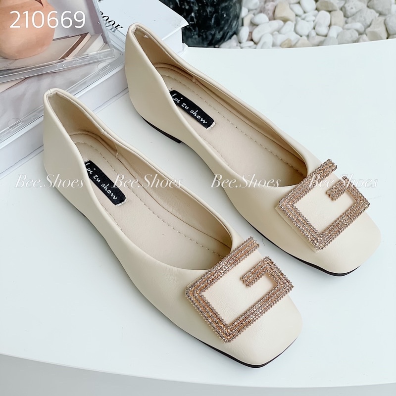 BEESHOES - GIÀY BÚP BÊ NỮ THỜI TRANG DA MỀM KHUY VUÔNG ÊM CHÂN DỄ ĐI SẴN MÀU ĐEN , KEM 210669
