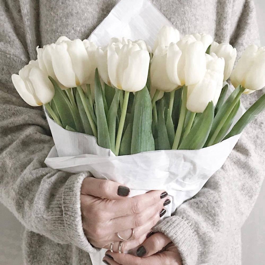 Bộ 10 bông hoa tulip nhân tạo dùng cho trang trí tiệc cưới