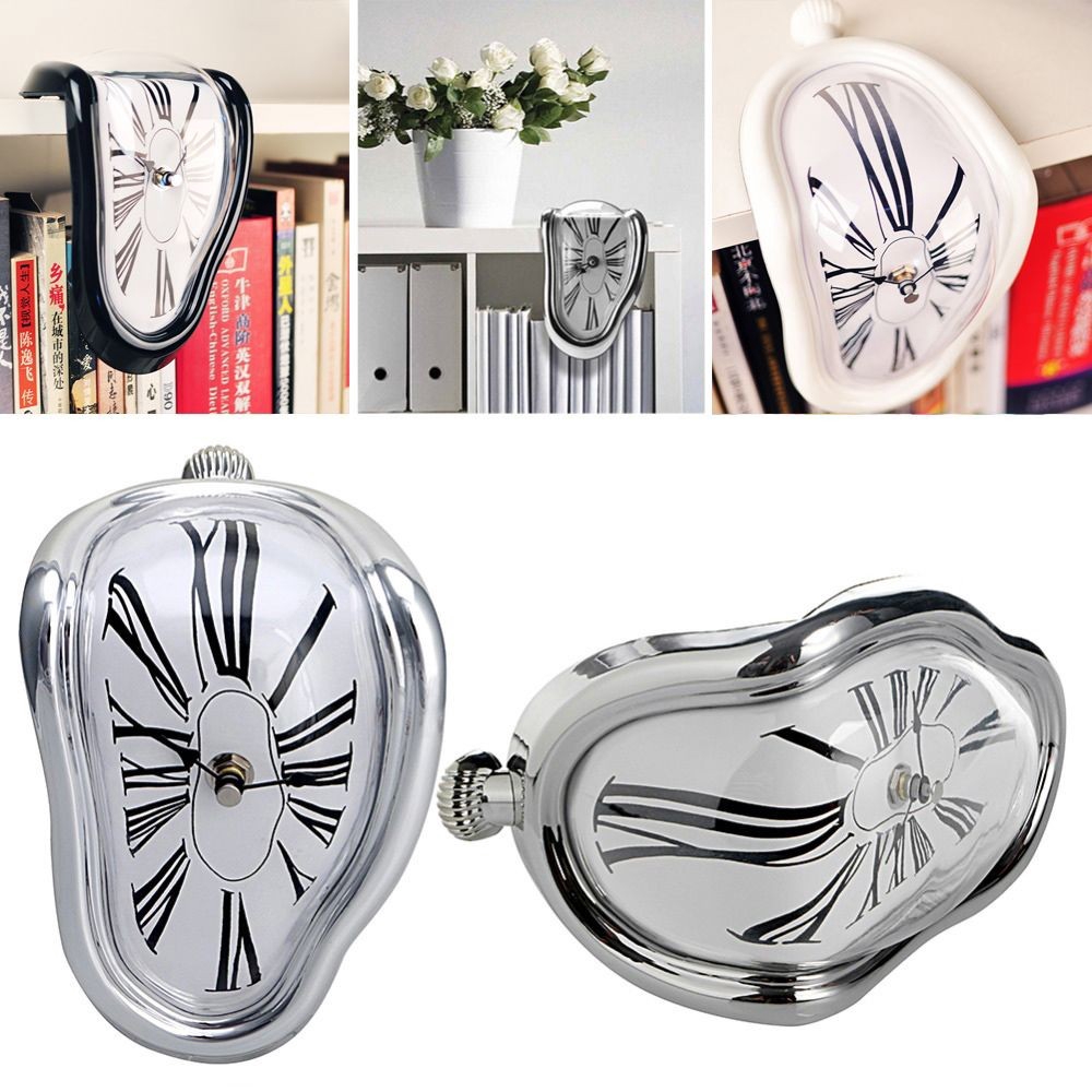 Đồng hồ treo tường thiết kế chữ số La Mã