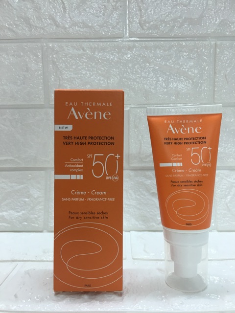 Kem Chống Nắng Avene Very High Protection Emusion