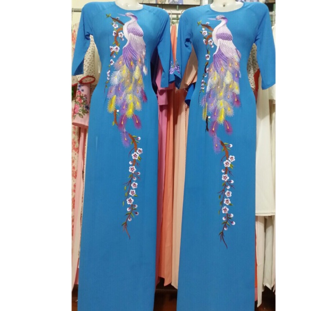 Áo dài thêu thủ công