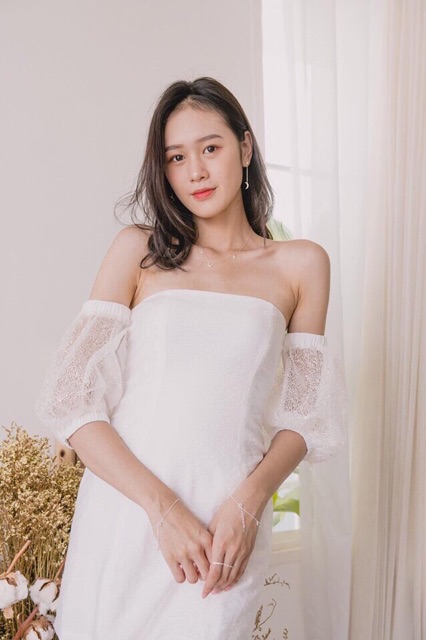 Đầm Trắng Cúp Ngực Tay Ren xt