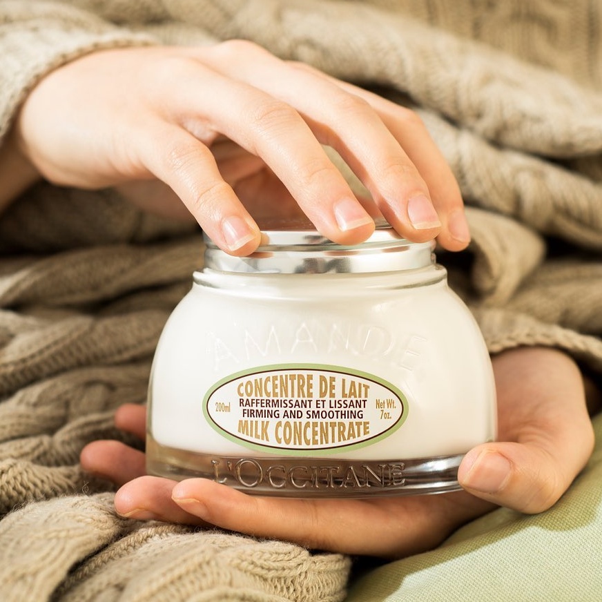 Kem Dưỡng Thể  Hạnh Nhân L'Occitane Almond Milk Concentrate Giữ Ẩm Cho Da Suốt 48H Chính Hãng 200ml