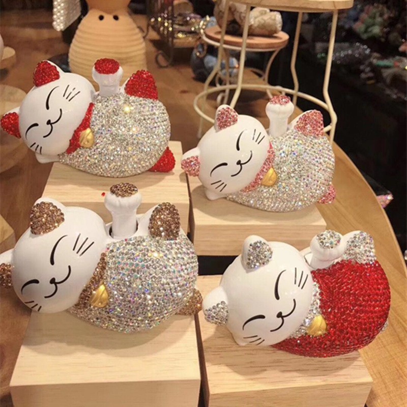 SET Mèo Thần Tài Đính Đá gồm mèo + lọ bóng đá + thảm hoa cúc trang Trí Taplo Siêu Xinh, Chiêu Tài Lộc Và May Mắn OTO VIP