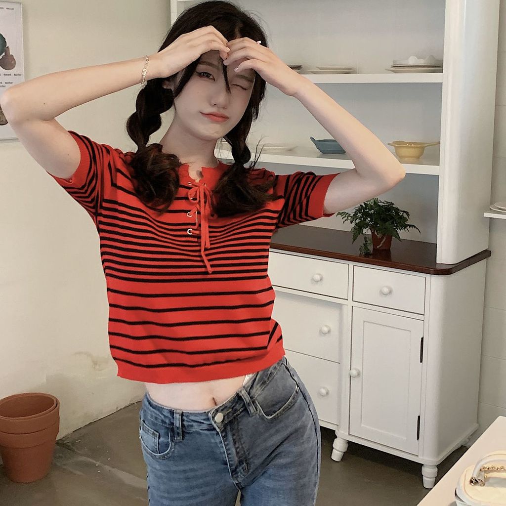 Áo Thun Dệt Kim Ngắn Tay Cổ Chữ V Họa Tiết Kẻ Sọc Màu Xanh Lá Thời Trang Mùa Hè Mới Dành Cho Nữ
