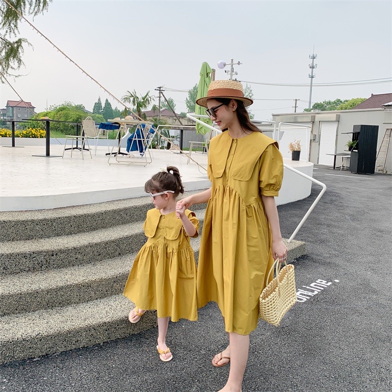 đầm mẹ và bé cổ vuông