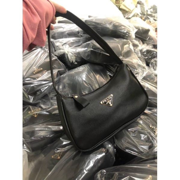 Kẹp nách prada thời trang hottrend ♥️freeship♥️