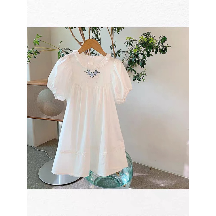 Váy trắng tiểu thư