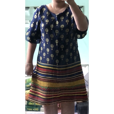 Váy suông tay loe
