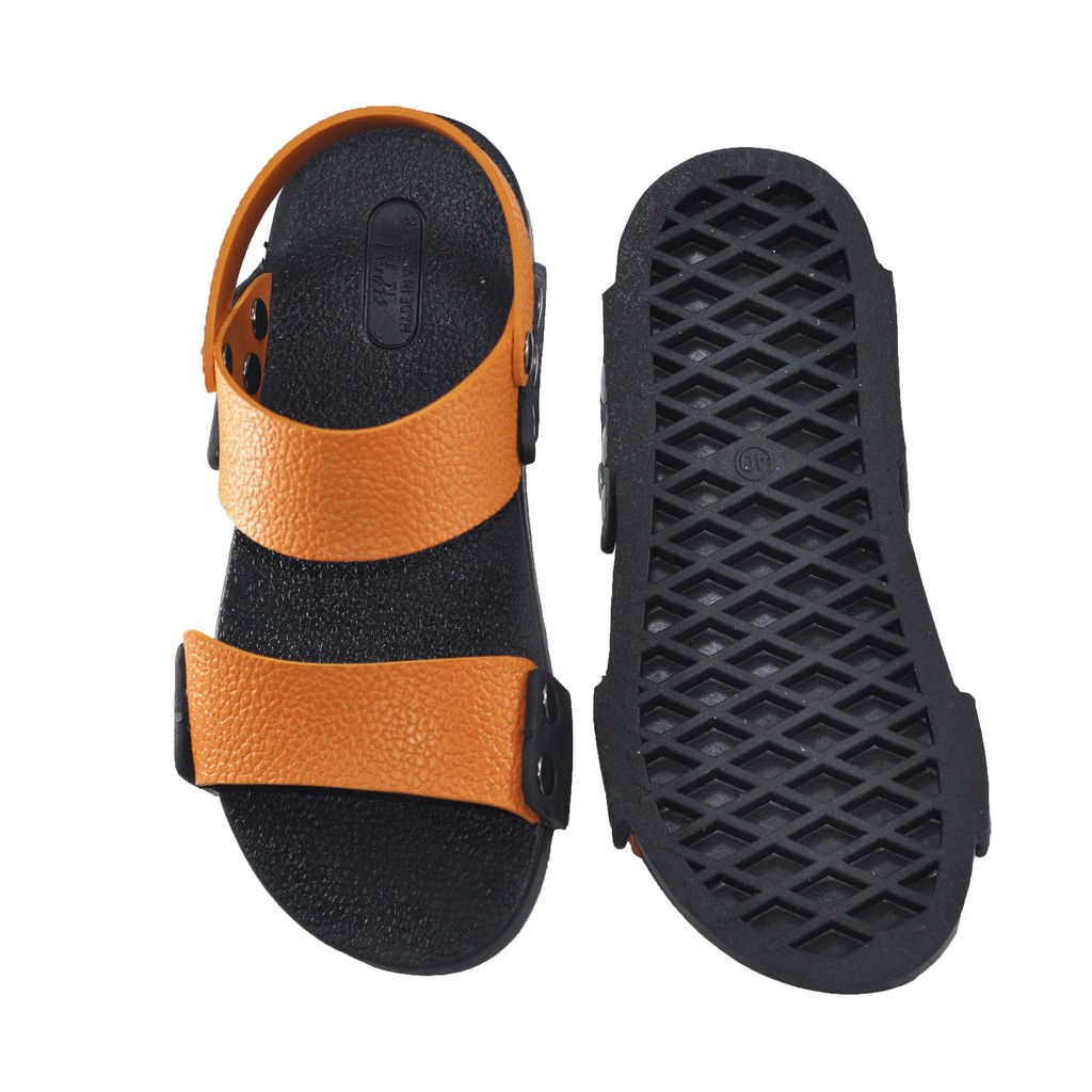 Giày sandal cao su HM