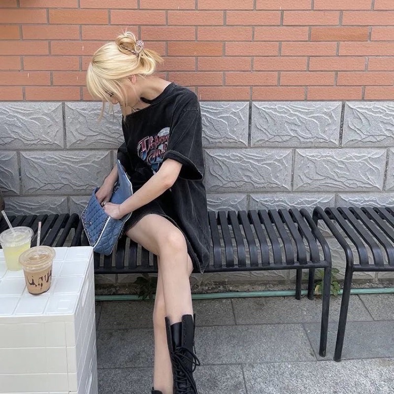 Áo phông xẻ vai đen cá tính oversize