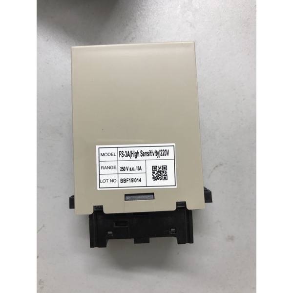 Rơ-le báo mức nước FS-3A  kèm đế Hanyoung NUX