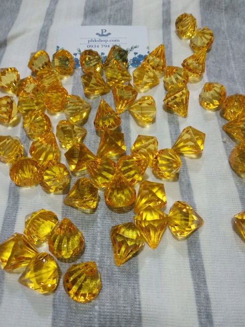 100grm kim cương nhựa size to 3cm