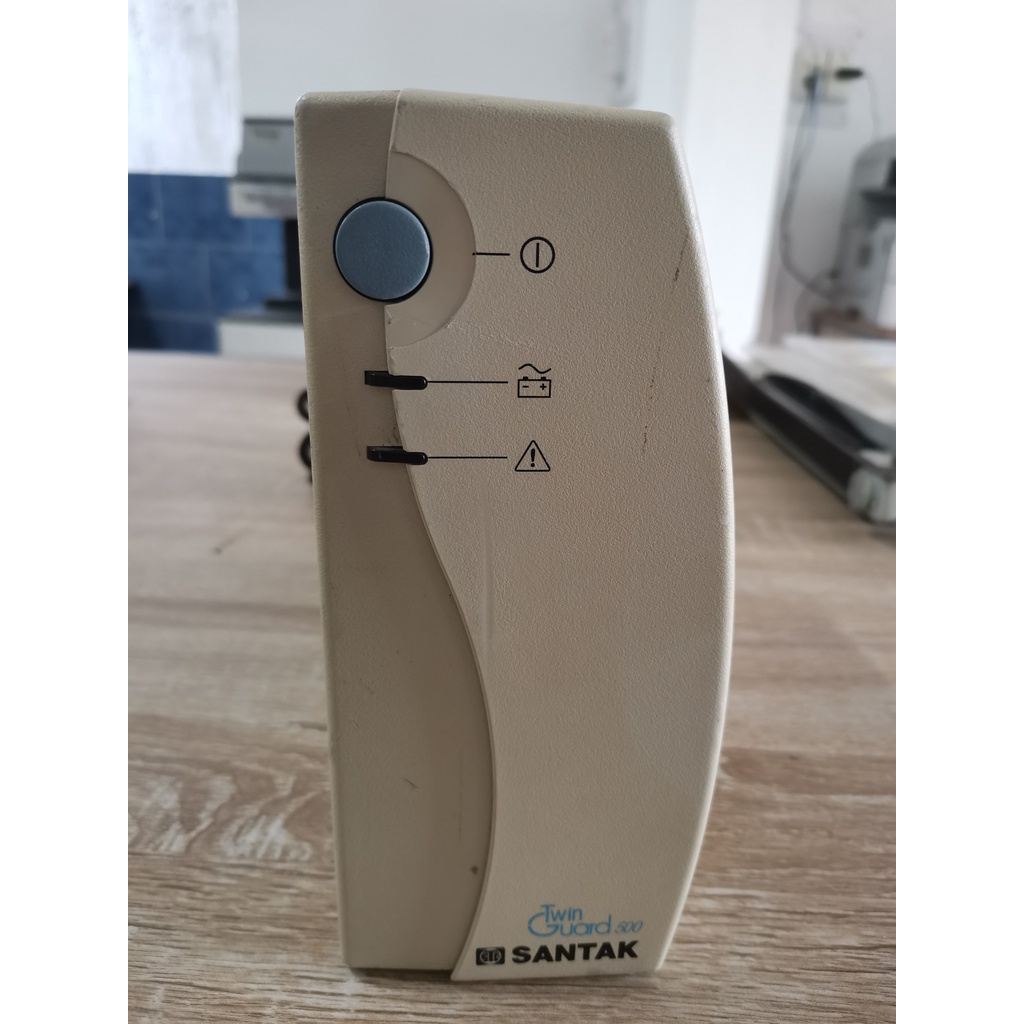 Bộ Lưu Điện UPS Santak TG500