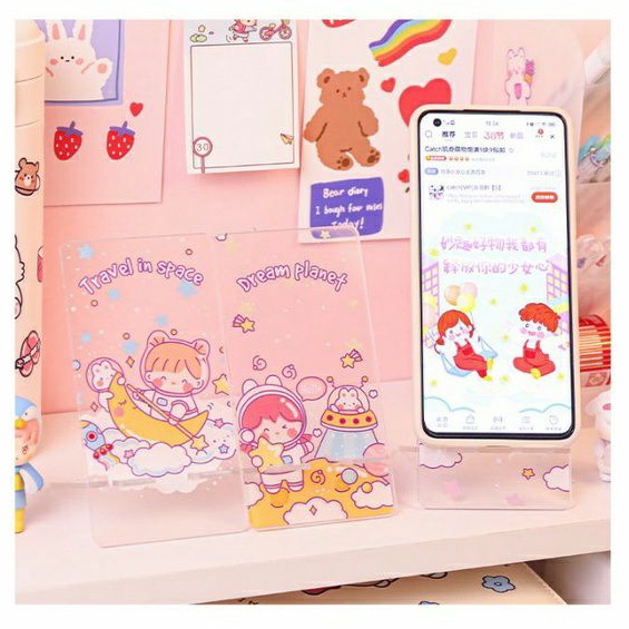 Kệ Để Điện Thoại Trong Suốt Hoạt Hình Cute/ Kệ Gác Sách