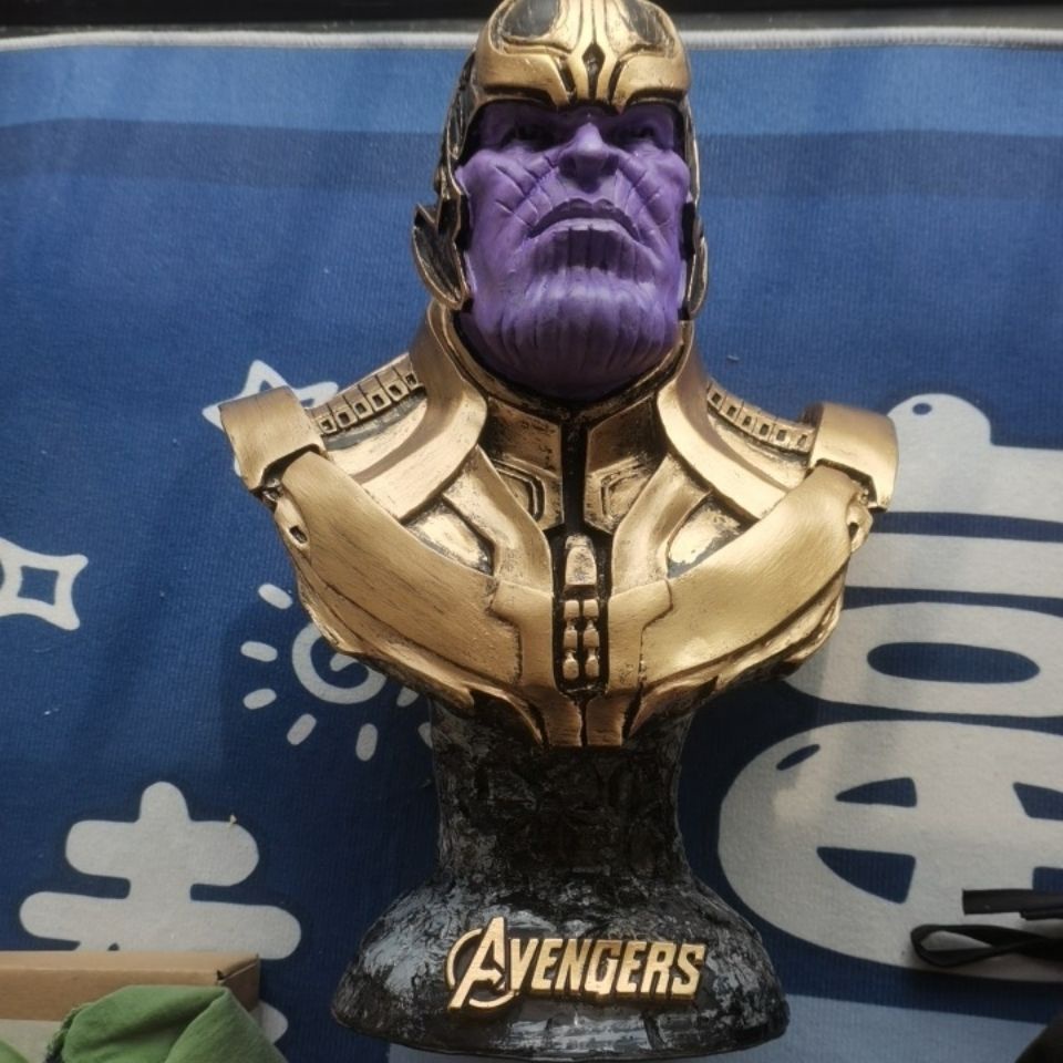Mô Hình Nhân Vật Thanos / Iron Man Tỉ Lệ 1 / 2 Chất Lượng Cao