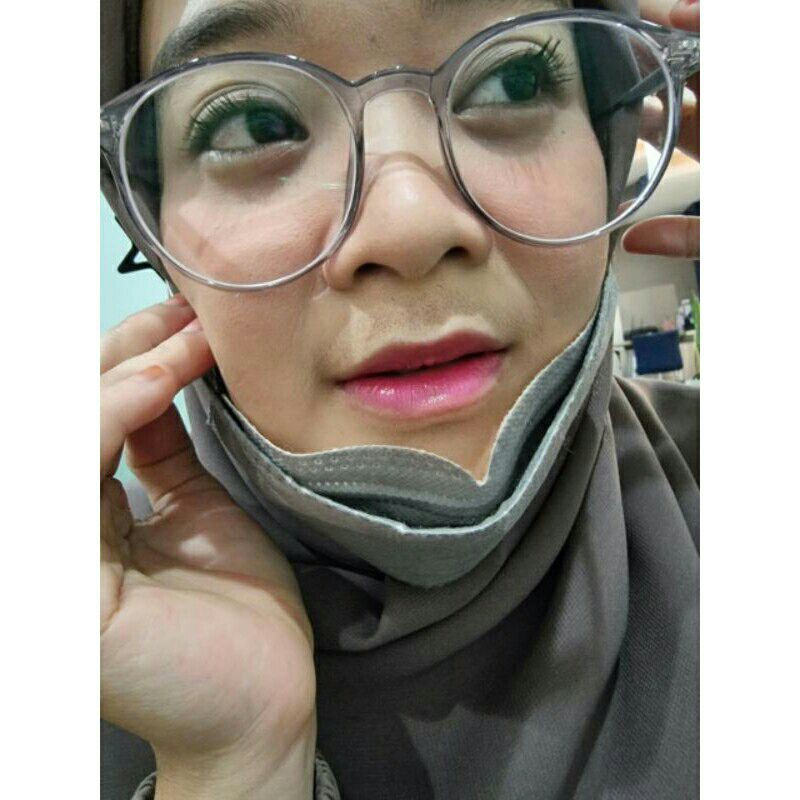 (Hàng Mới Về) Son Dưỡng Môi Lâu Trôi Không Phai Màu Thần Kì Sr12 | BigBuy360 - bigbuy360.vn