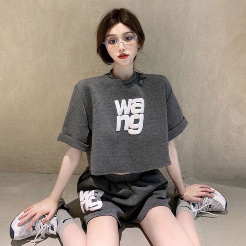 Bộ đồ thể thao IELGY ngắn tay cổ tròn in chữ thời trang cho nữ