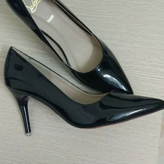 Giày Louboutin đen 7p