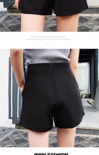 Quần short vải màu đen - trắng