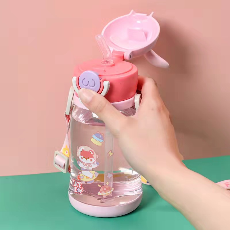 PVN44796 Bình Nước 650ml Tai Thỏ Có Ống Hút Dây Đeo Cute Cho Bé Đi Học