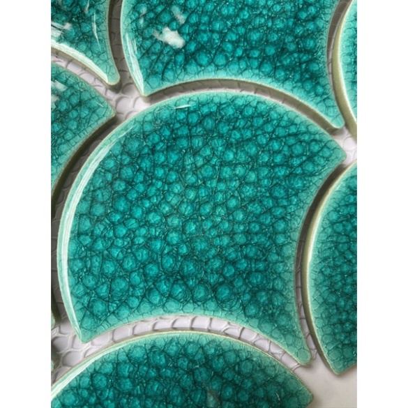 Gạch gốm mosaic màu xanh ốp bếp
