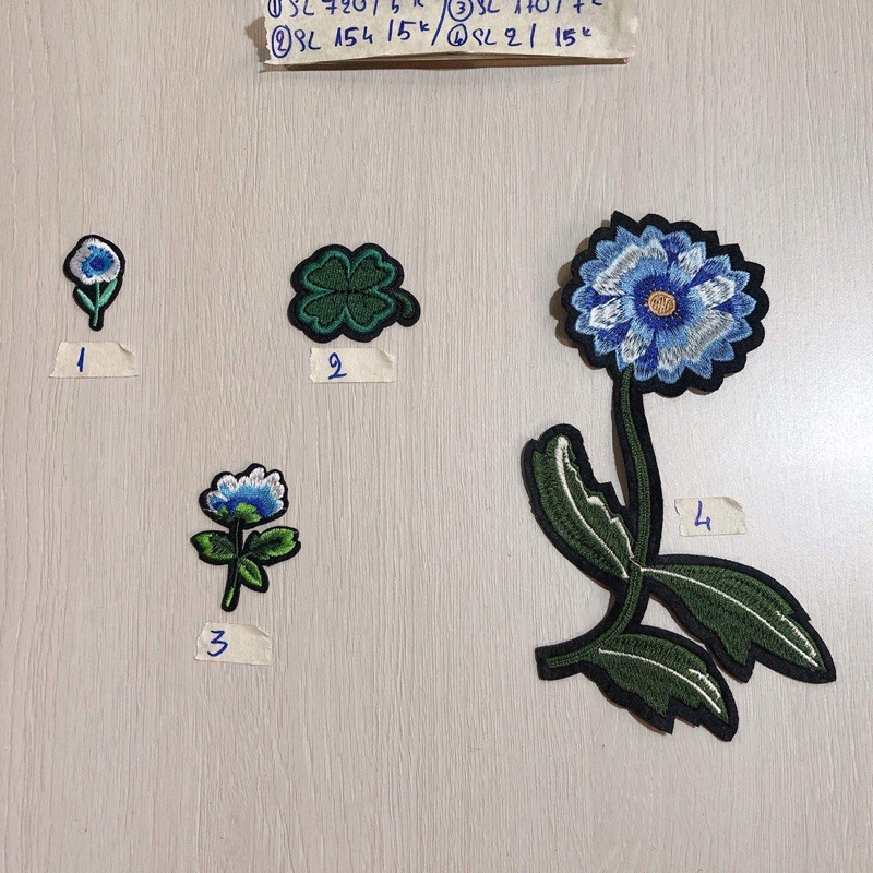 set 2 sticker ủi vải hình hoa cỏ 4 lá