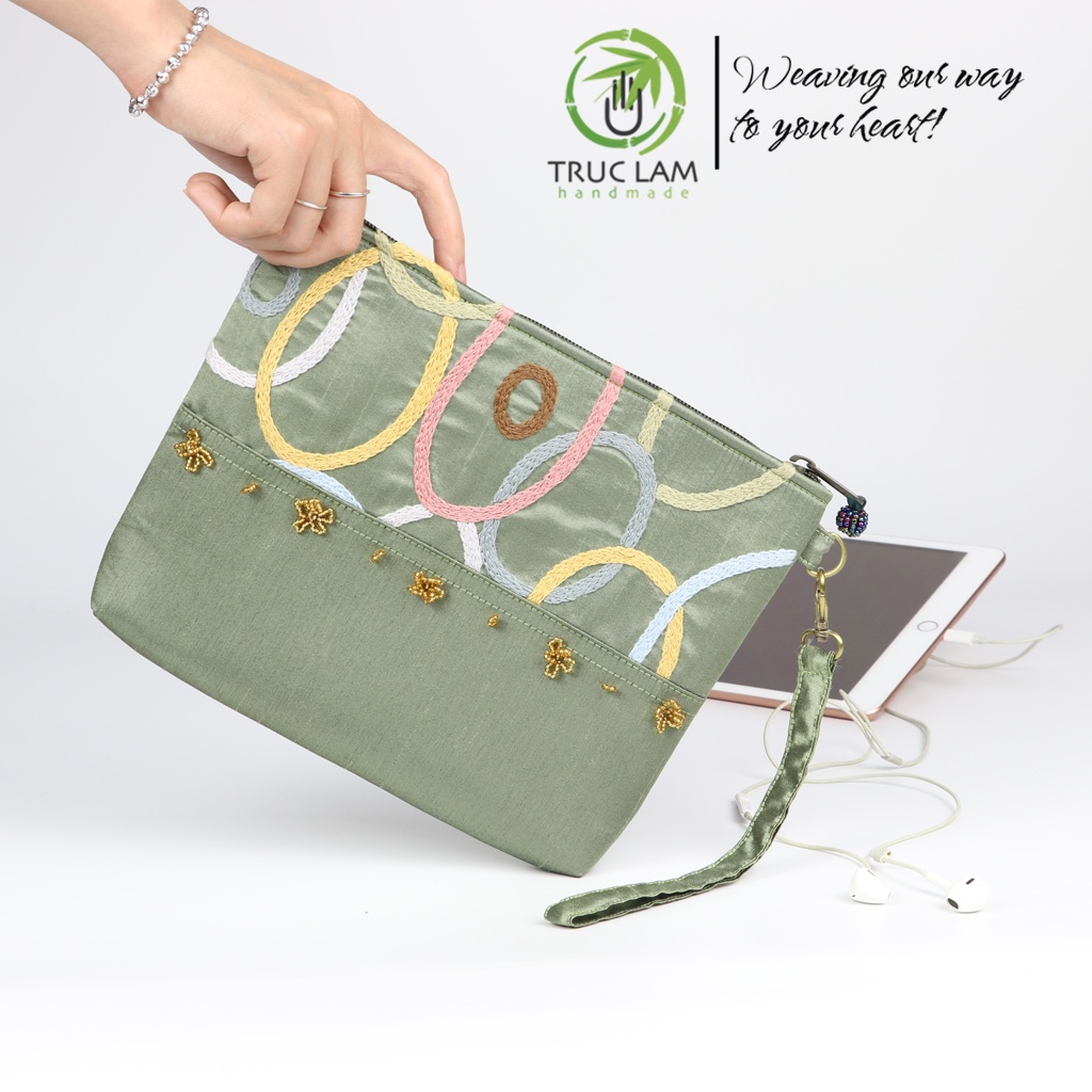 Ví Cầm Tay Đựng Ipad Clutch Vải Tafta Thêu Móc Xích Hạt Cườm Thủ Công Cỡ Bé - Trúc Lâm Handmade.