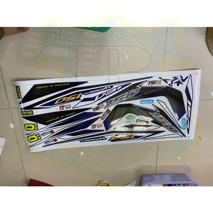 ( Quí khách vui lòng mang ra tiệm cho thợ dán ) Tem winner Rs xanh 1